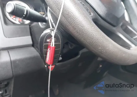 2019 Ram 1500 Classic Express 4X4 6'4 Box из США, поврежденный, VIN 1C6RR7FT6KS537350